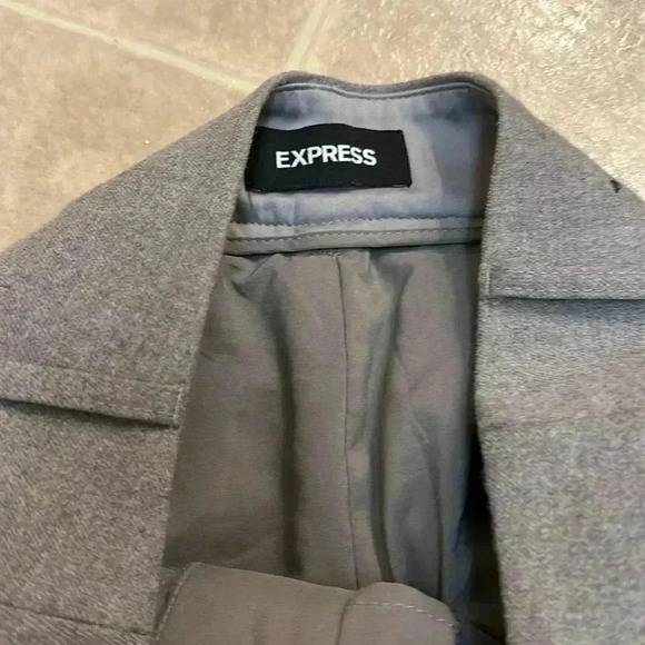 Express - Picture 3 of 5